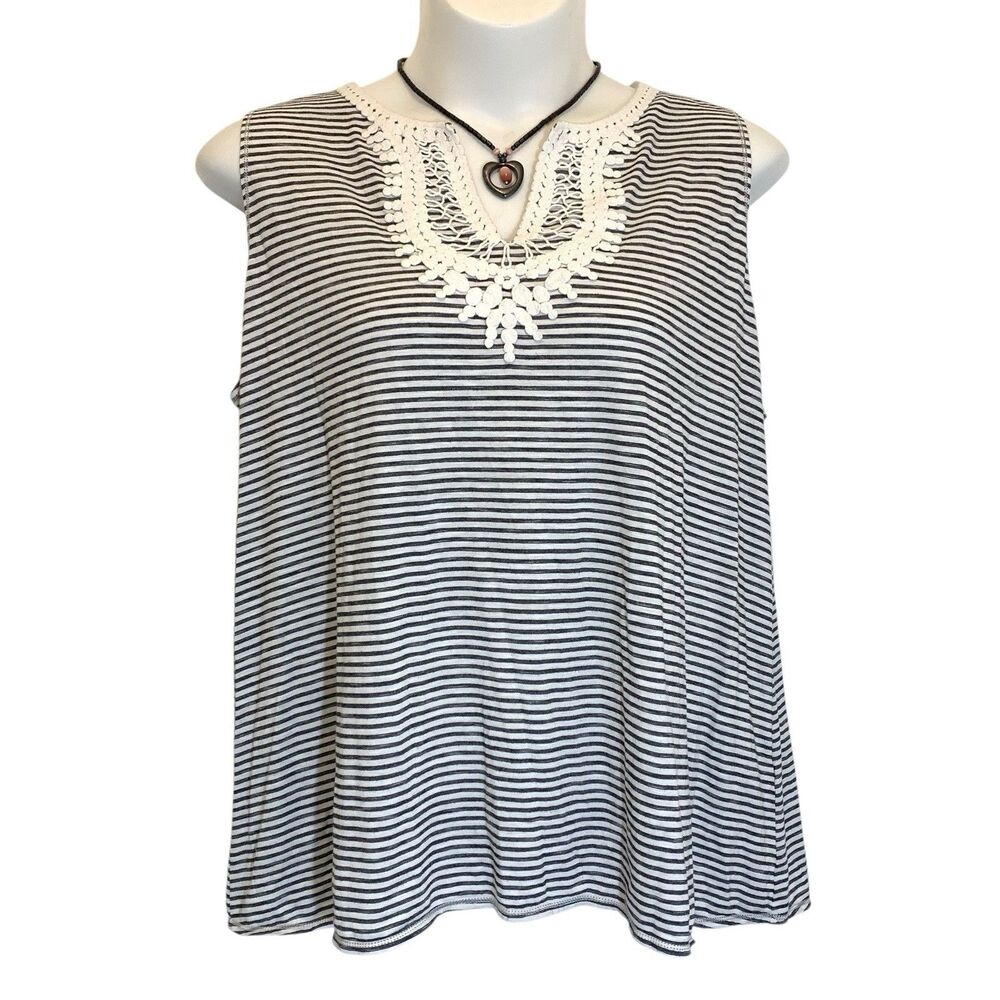 Max Studio Tank Top Sz 3X Crochet Trim V-Neck White & Black Striped